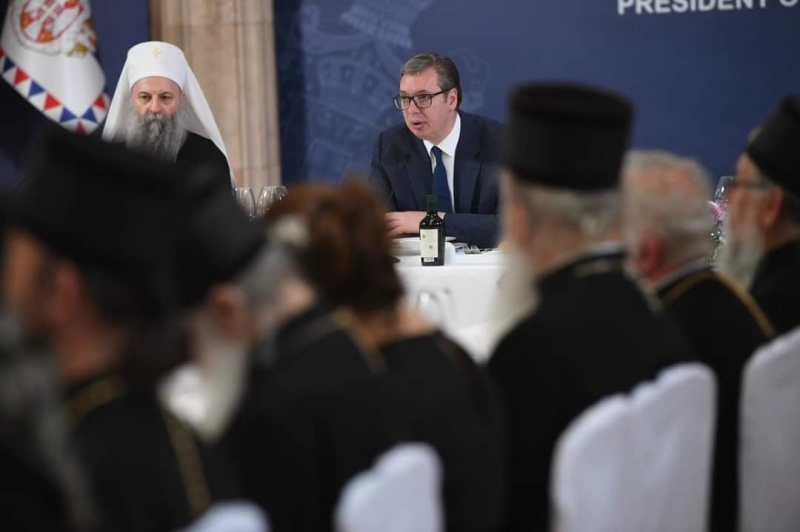 Predsednik Srbije se sastao sa patrijarhom Porfirijem i arhijerejima SPC
